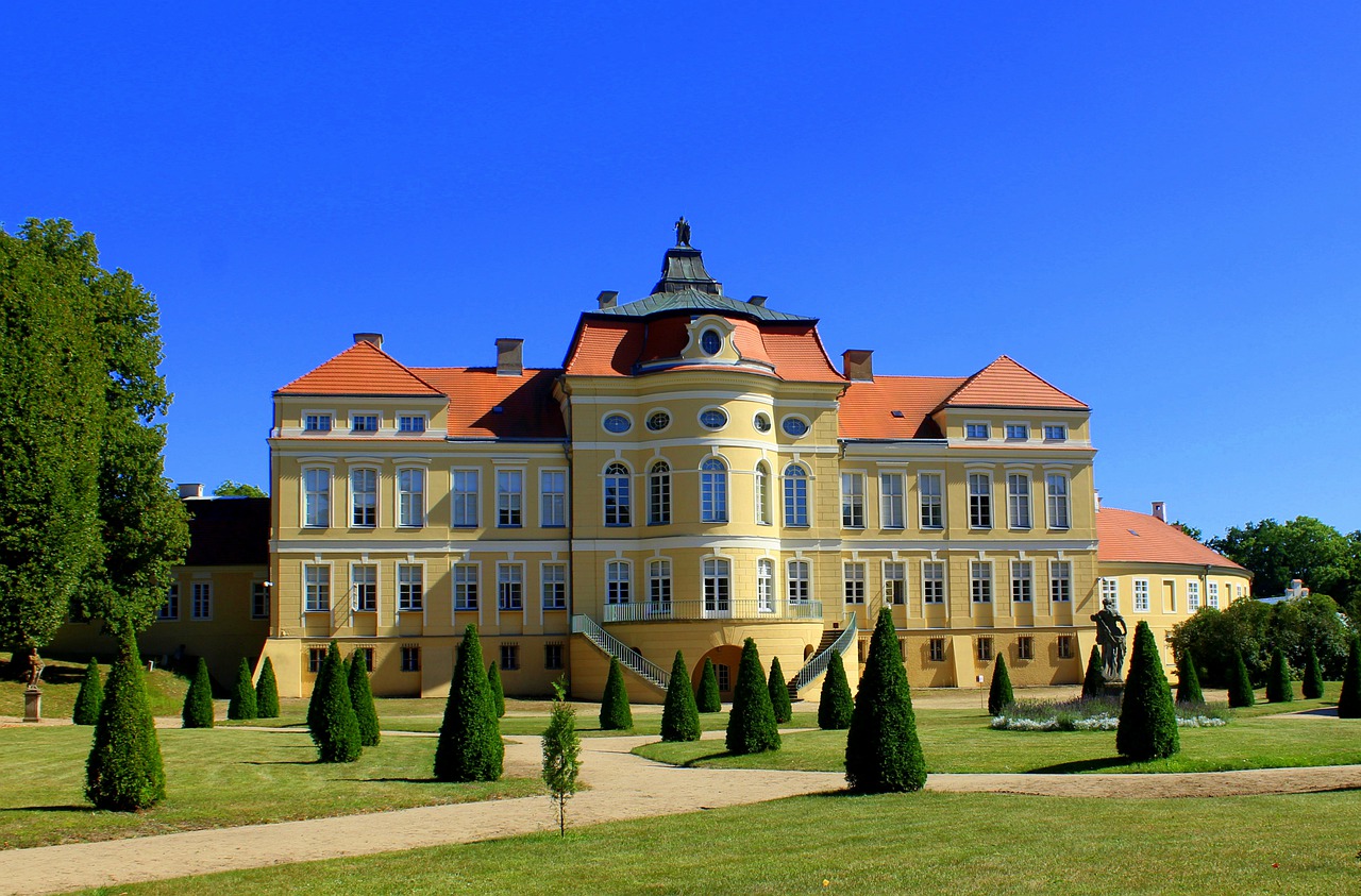 Te domy w Polsce są prawdziwymi pałacami
